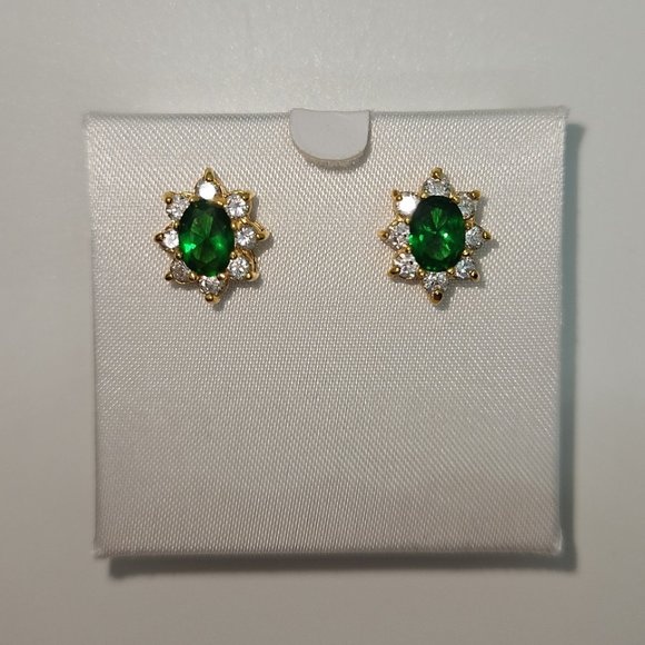 Simulated Emerald Green/White Oval Stud Earrings - Picture 3 of 9